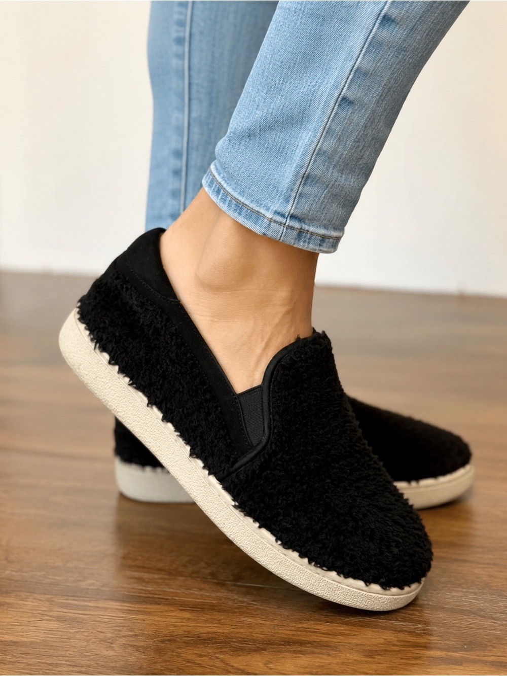 UGG Ricci Womens Loafers Flats Black Casual Slip on Shoes Size 9